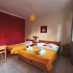 Eleni's * Nikiana